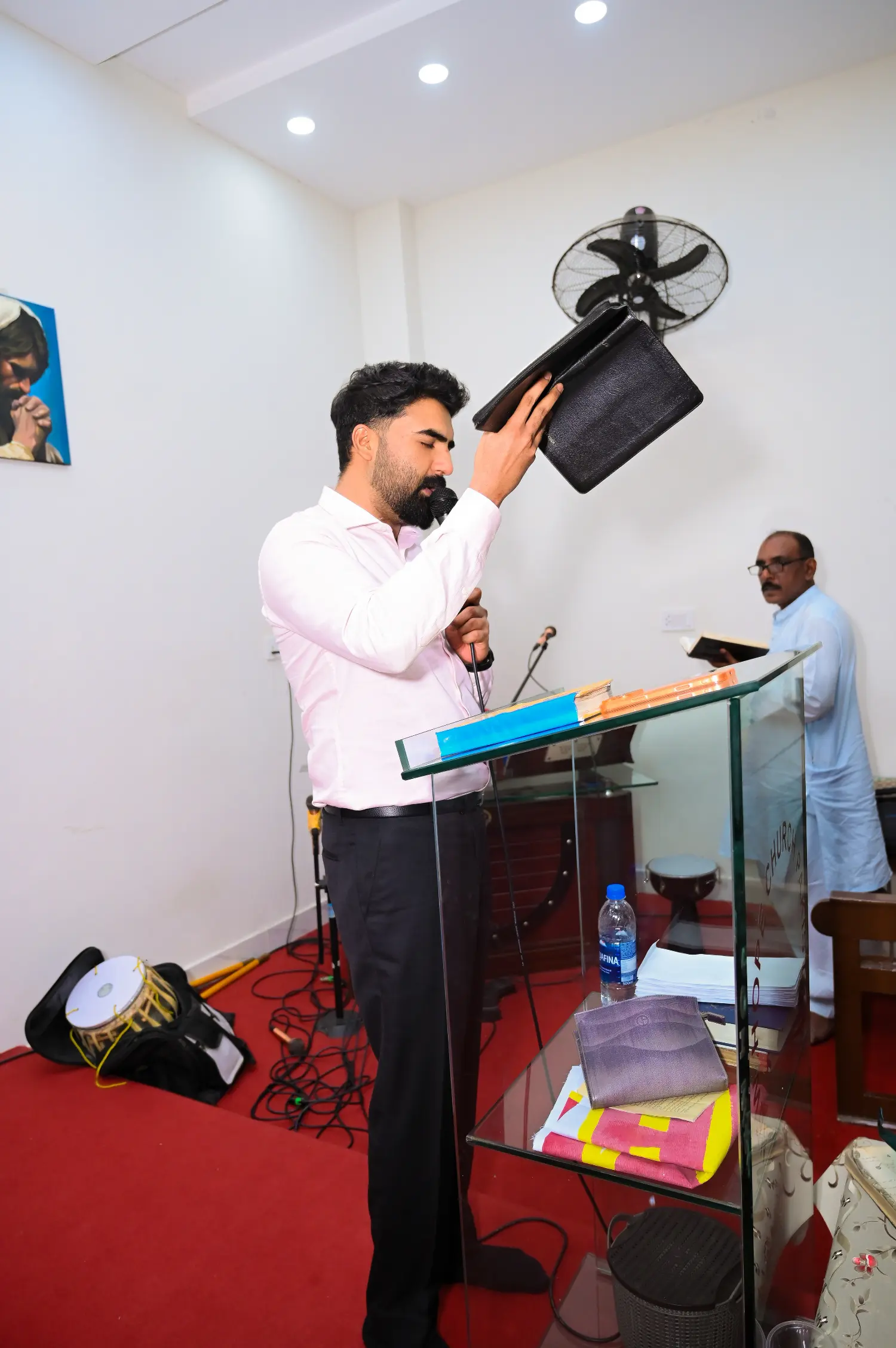 Pastor Ashkar Javed preaching at New Hope Church